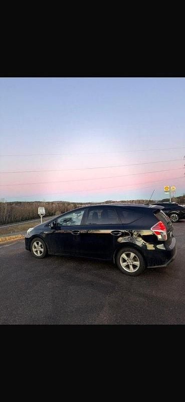 Svart Begagnad 2018 Toyota Prius+ Minibuss | 130 000 kr (Bra pris) - Bild 1/4