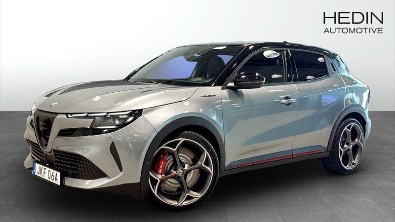 Grå (grey) Ny 2025 Alfa Romeo Junior Veloce SUV | 482 800 kr - Bild 1/4