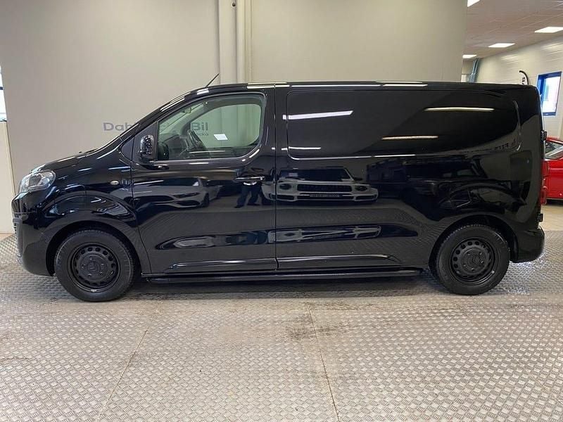 Begagnad Citroën e-Jumpy Business Class 100 kW (136 HK) 2021 Svart Minibuss