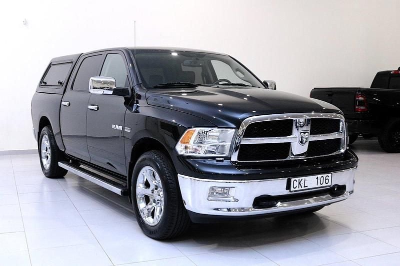 Svart Begagnad 2010 RAM 1500 Pickup | 249 900 kr (Superpris) - Bild 1/4
