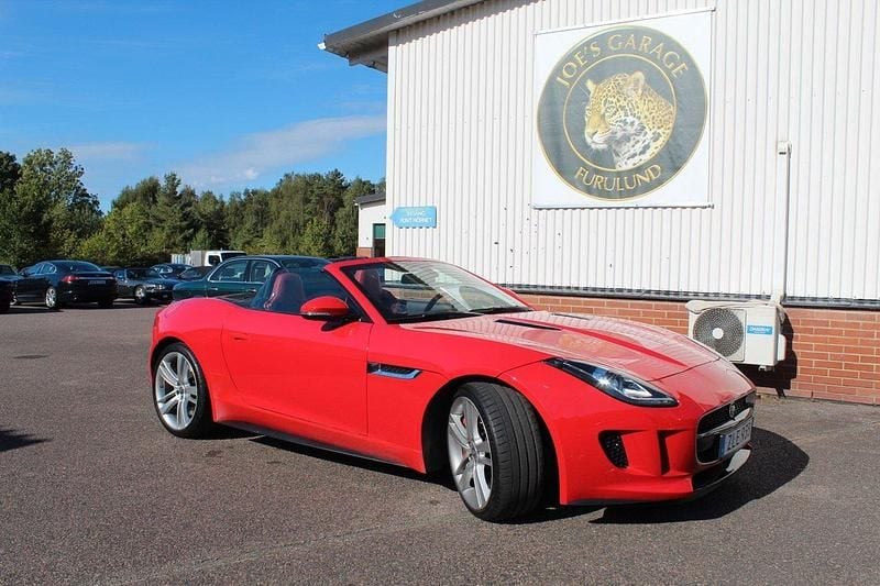 Röd Begagnad 2013 Jaguar F-Type S Cab | 579 000 kr - Bild 1/4