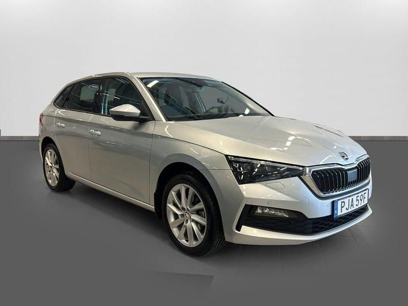 Begagnad Skoda Scala Style 110 HK (80 kW) 2023 Silver Halvkombi