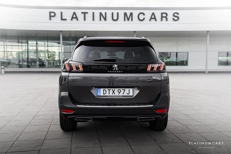 Begagnad Peugeot 5008 GT-line 131 HK (96 kW) 2023 Grå Minibuss