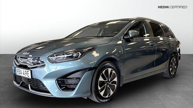 Grå (grey) Begagnad 2024 Kia Ceed Sportswagon Advance Kombi | 309 900 kr (Dyr) - Bild 1/4