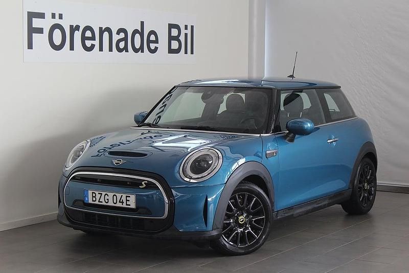 Begagnad Mini Cooper SE 135 kW (184 HK) 2022 Blå Halvkombi