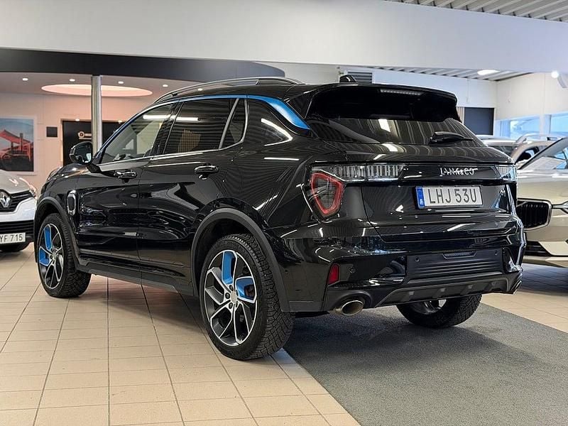 Begagnad Lynk & Co 01 261 HK (191 kW) 2021 Svart SUV