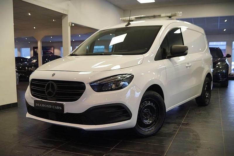 Vit Begagnad 2023 Mercedes Citan 112 Pickup | 199 900 kr - Bild 1/4