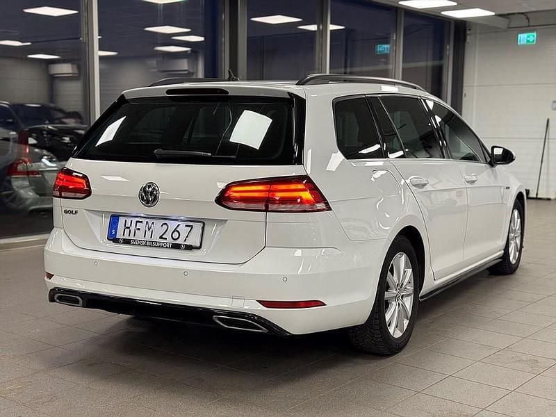 Begagnad VW Golf VII GT 151 HK (111 kW) 2019 Vit Kombi