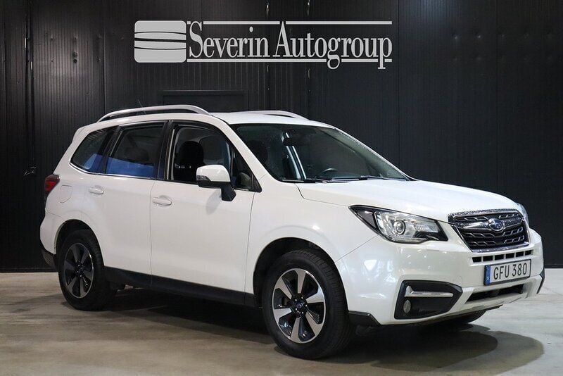 Vit Begagnad 2016 Subaru Forester SUV | 179 000 kr (Lite dyr) - Bild 1/4