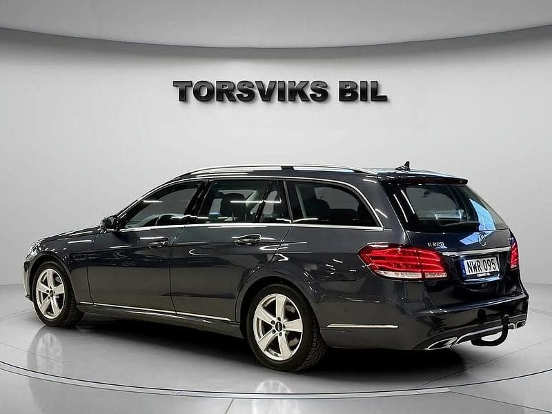 Begagnad Mercedes E220 Avantgarde 170 HK (125 kW) 2015 Grå Kombi