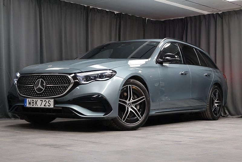 Grön Begagnad 2024 Mercedes E300 AMG line Plus Kombi | 639 000 kr (Dyr) - Bild 1/4