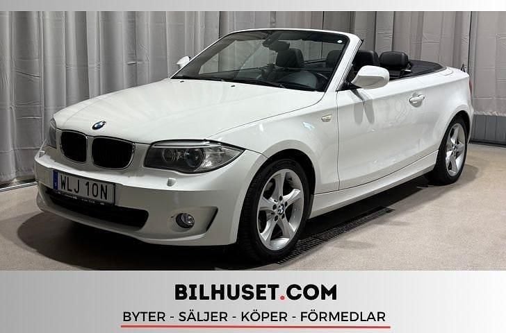 Vit Begagnad 2013 BMW 118 Cabriolet Advantage Cab | 109 000 kr - Bild 1/4