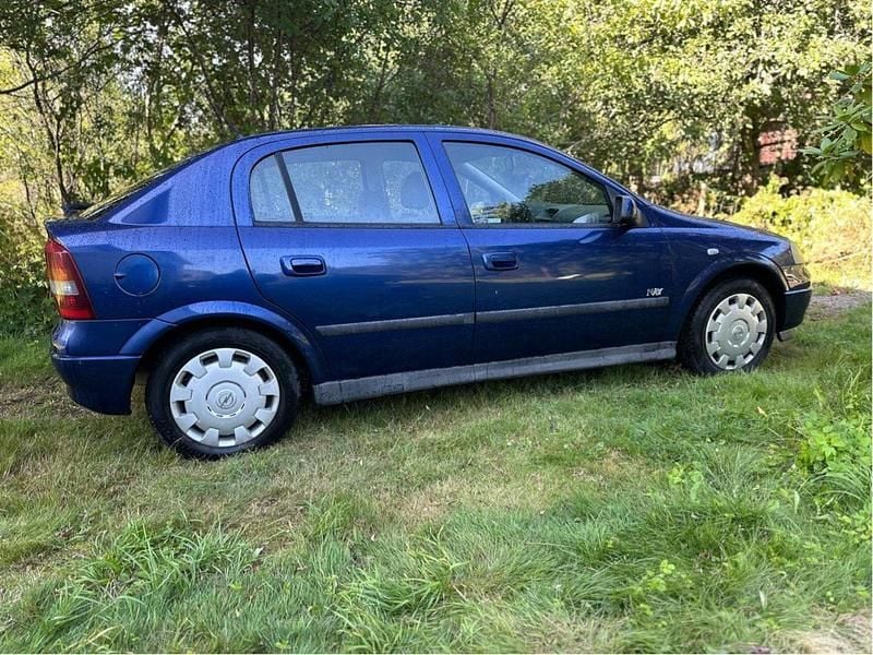 Blå Begagnad 2003 Opel Astra Halvkombi | 27 500 kr (Marknadspris) - Bild 1/2