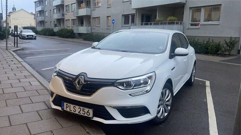 Vit Begagnad 2017 Renault Mégane IV Halvkombi | 110 000 kr (Marknadspris) - Bild 1/4