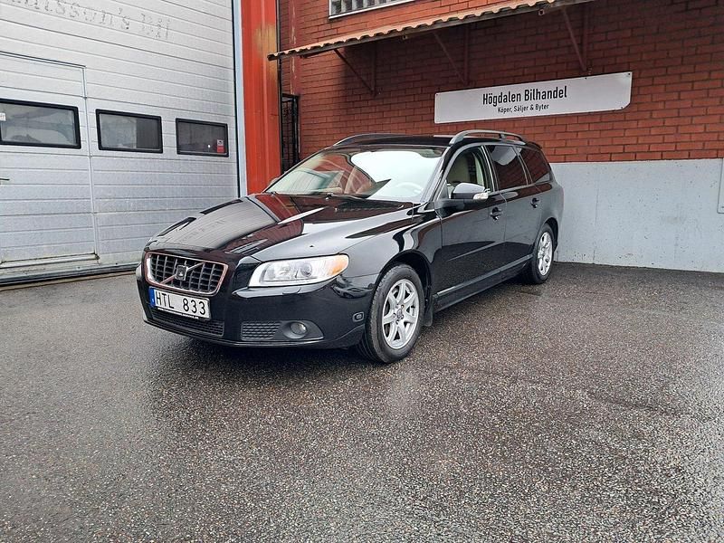 Svart Begagnad 2008 Volvo V70 Momentum Kombi | 89 900 kr (Dyr) - Bild 1/4