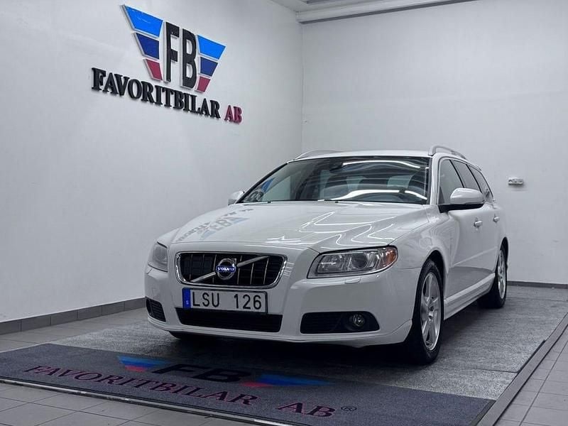 Begagnad Volvo V70 Summum 116 HK (85 kW) 2011 Vit Kombi