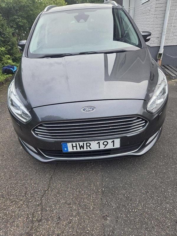 Grå Begagnad 2016 Ford Galaxy Titanium Minibuss | 190 000 kr (Bra pris) - Bild 1/4