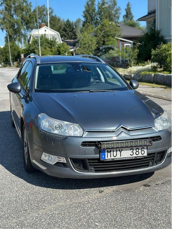 Grå Begagnad 2012 Citroën C5 Kombi | 35 000 kr (Superpris) - Bild 1/4