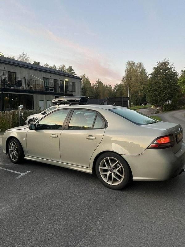 Gul Begagnad 2008 Saab 9-3 Vector Sedan | 25 000 kr (Bra pris) - Bild 1/3