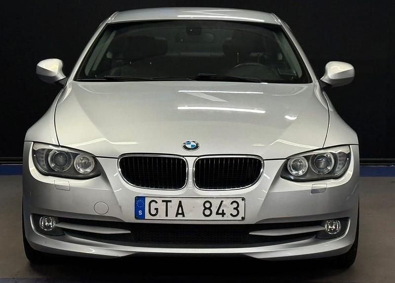 Begagnad BMW 320 184 HK (135 kW) 2012 Ljusgrå Sportkupé