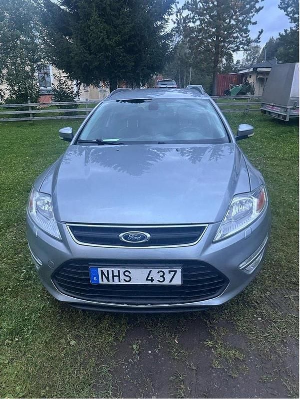 Grå Begagnad 2013 Ford Mondeo Sport Kombi | 70 000 kr (Superpris) - Bild 1/4