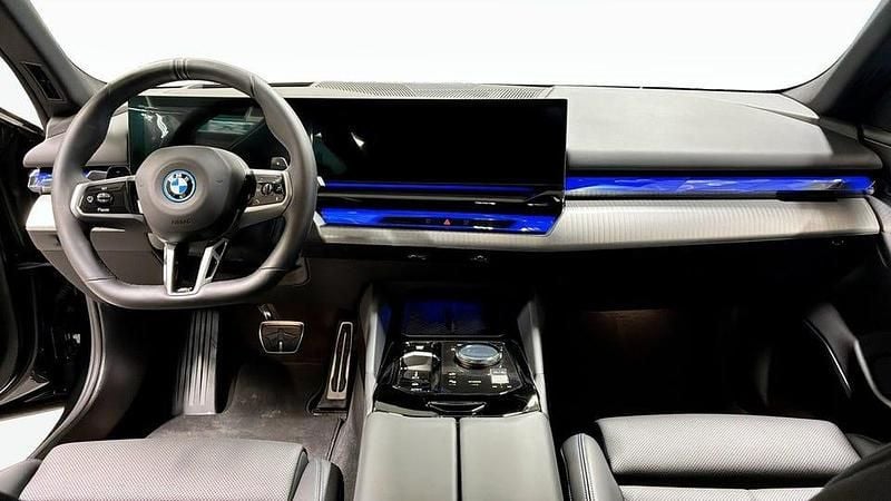 Begagnad BMW 530 Comfort Edition 299 HK (219 kW) 2025 Svart Kombi