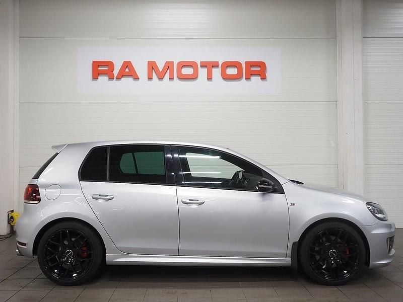 Begagnad VW Golf VII Edition 235 HK (172 kW) 2011 Silver Halvkombi