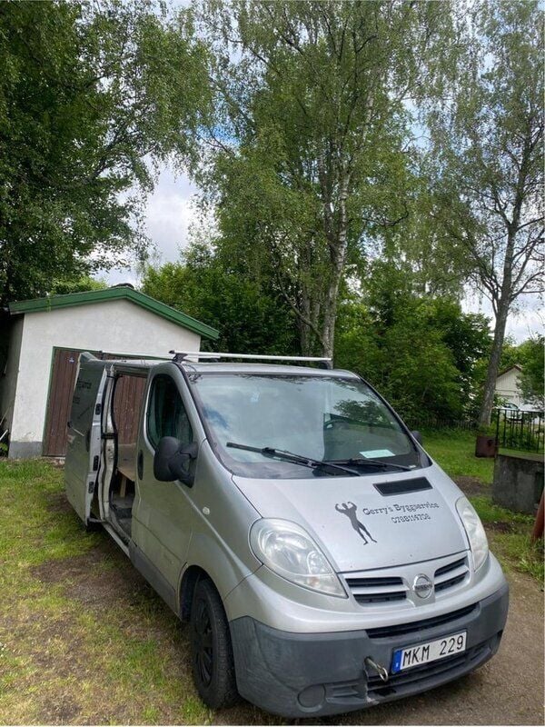 Silver Begagnad 2007 Nissan Primastar Minibuss | 11 000 kr (Marknadspris) - Bild 1/4