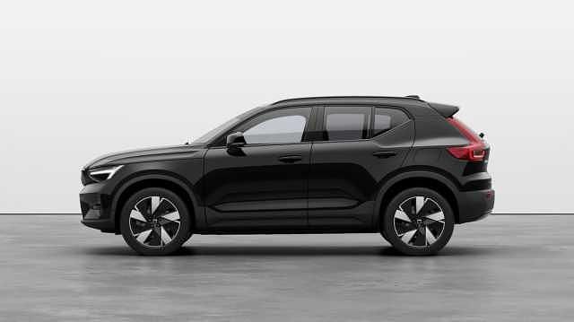 Svart Begagnad 2023 Volvo XC40 Single Motor Extended Range SUV | 529 900 kr - Bild 1/4