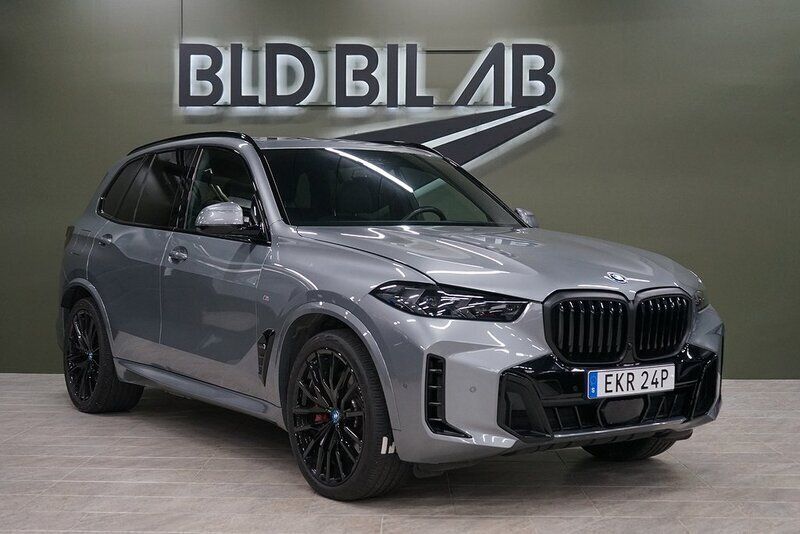 Grå Begagnad 2024 BMW X5 M Sport SUV | 1 249 900 kr - Bild 1/4