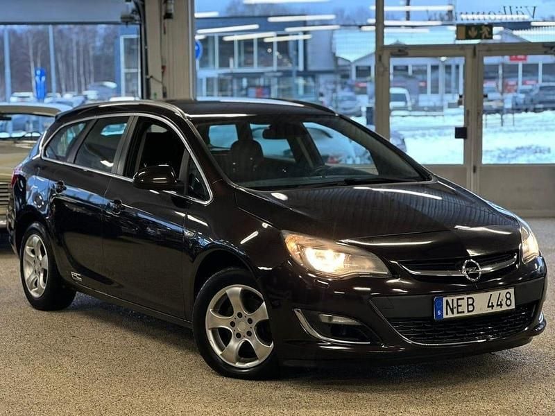 Begagnad Opel Astra Sport 110 HK (80 kW) 2013 Brun Kombi