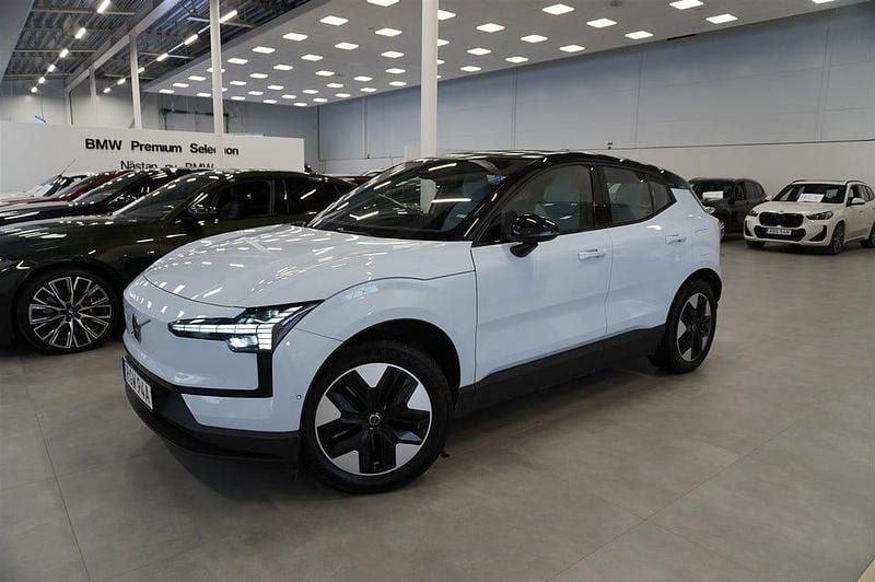 Ljusblå Begagnad 2023 Volvo EX30 Performance SUV | 389 800 kr (Marknadspris) - Bild 1/4