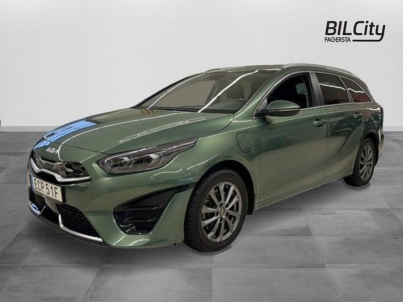 Experience green (exg) Begagnad 2022 Kia Ceed Sportswagon Kombi | 259 900 kr (Marknadspris) - Bild 1/4