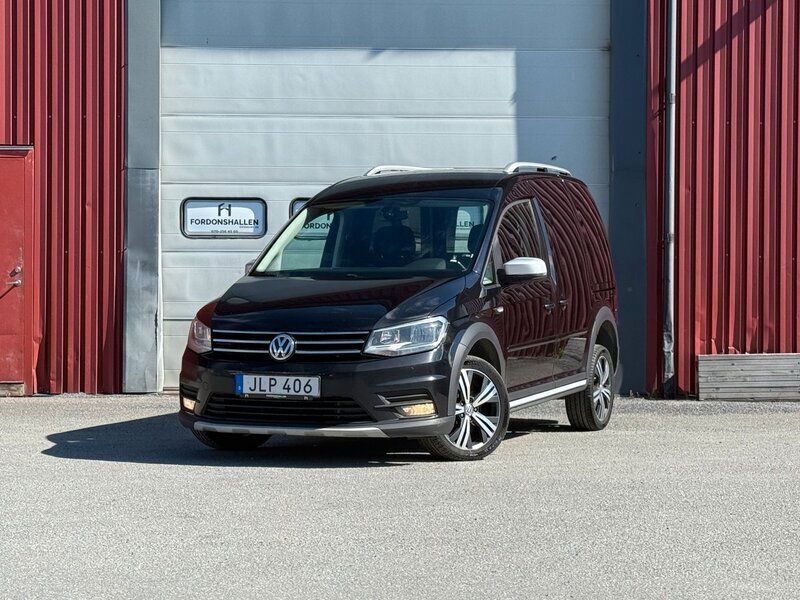 Svart Begagnad 2017 VW Caddy Minibuss | 149 900 kr - Bild 1/4