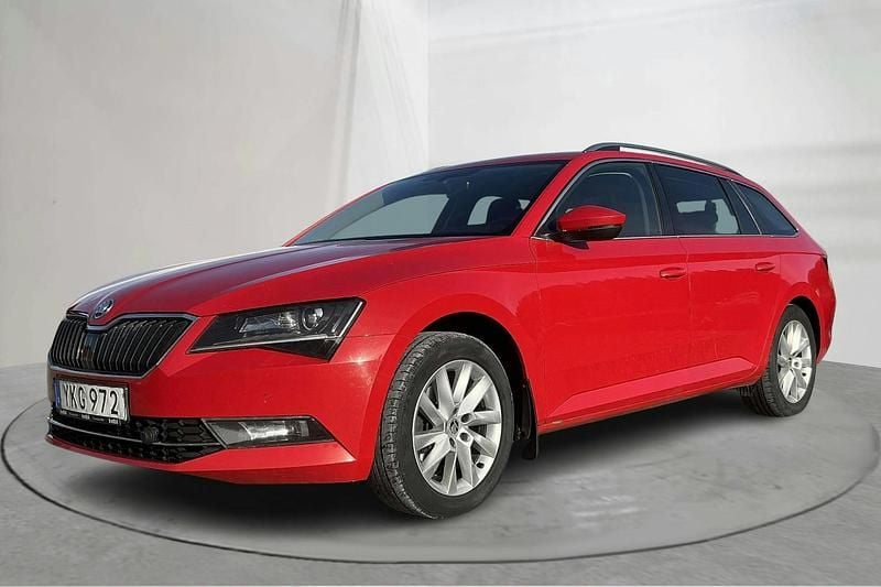Röd Begagnad 2017 Skoda Superb Style Kombi | 157 000 kr (Superpris) - Bild 1/4