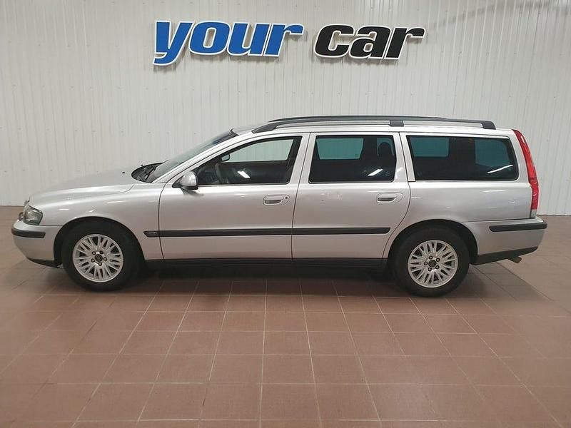 Silvermetallic Begagnad 2003 Volvo V70 Kombi | 29 500 kr (Marknadspris) - Bild 1/4
