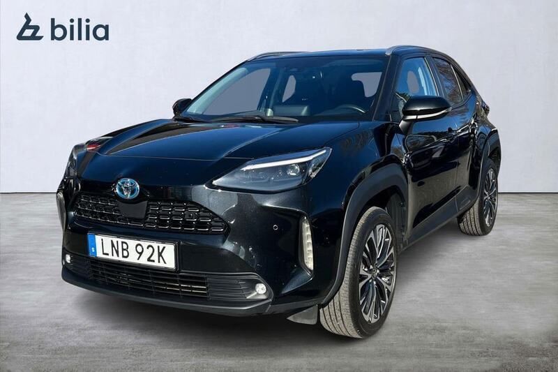Svart Begagnad 2022 Toyota Yaris Cross Edition SUV | 264 900 kr (Marknadspris) - Bild 1/3