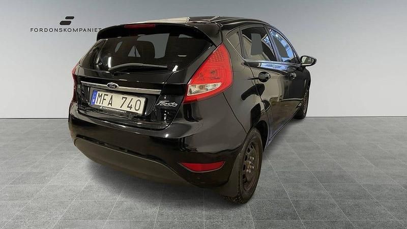 Begagnad Ford Fiesta 82 HK (60 kW) 2011 Svart Halvkombi