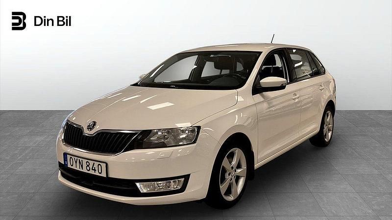 Vit (candy white) Begagnad 2015 Skoda Rapid Halvkombi | 109 900 kr (Dyr) - Bild 1/4