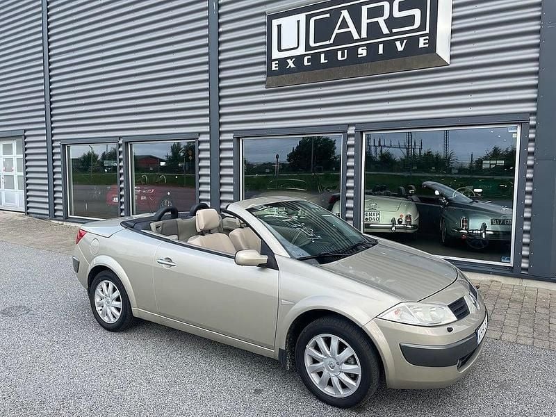 Begagnad Renault Mégane Cabriolet 113 HK (83 kW) 2004 Ljusgrå Cab