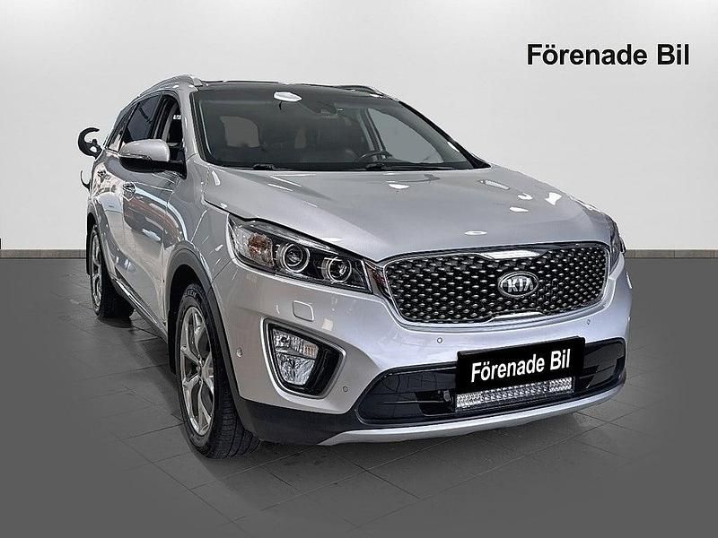 Begagnad Kia Sorento Plus 200 HK (147 kW) 2015 Grå SUV