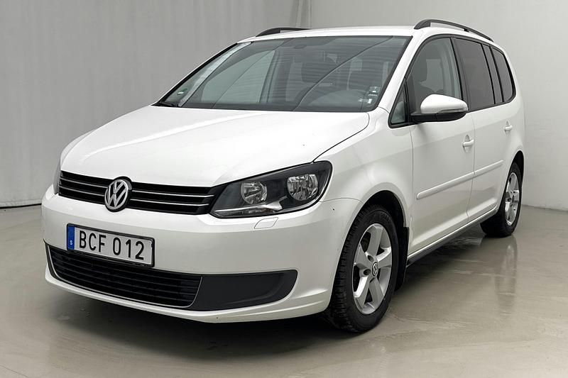 Vit Begagnad 2013 VW Touran Minibuss | 66 000 kr (Marknadspris) - Bild 1/4