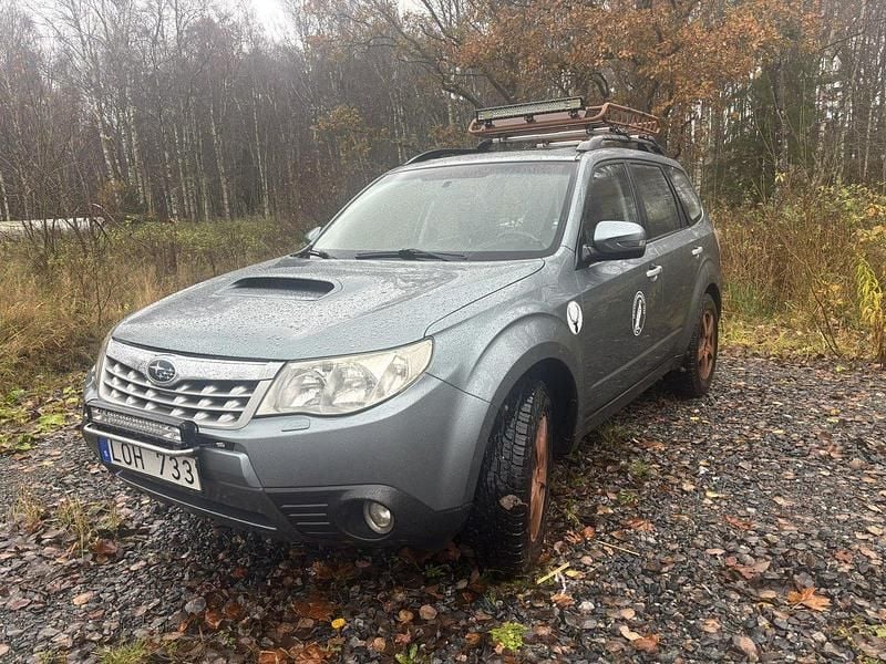 Grön Begagnad 2011 Subaru Forester SUV | 49 000 kr (Dyr) - Bild 1/4