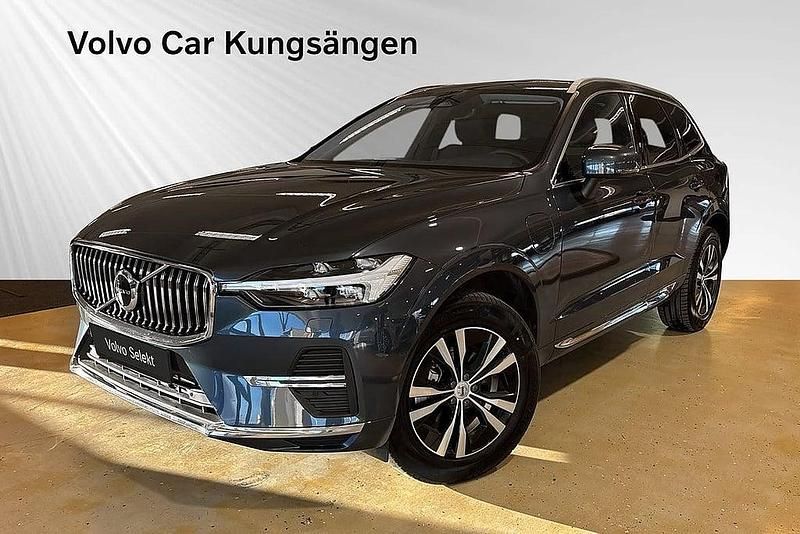 Mörkblå Begagnad 2024 Volvo XC60 Core SUV | 504 900 kr (Bra pris) - Bild 1/3