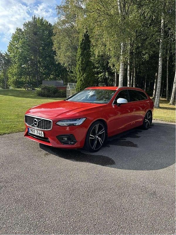 Röd Begagnad 2018 Volvo V90 R-Design Kombi | 235 000 kr (Marknadspris) - Bild 1/4