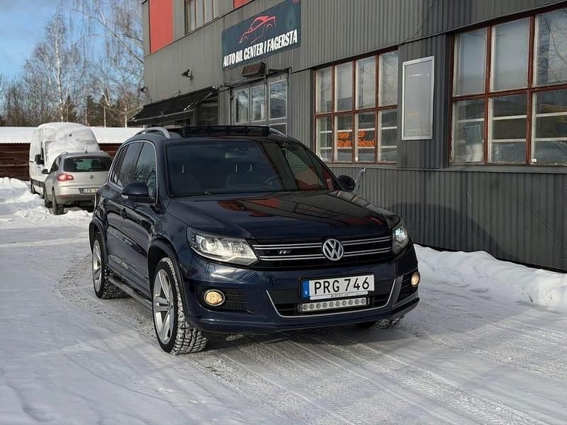 Begagnad VW Tiguan Sportline 177 HK (130 kW) 2014 Mörkblå SUV