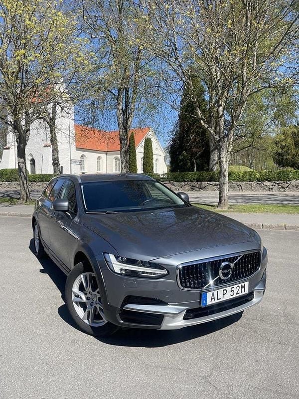 Grå Begagnad 2019 Volvo V90 CC Kombi | 279 000 kr (Bra pris) - Bild 1/4