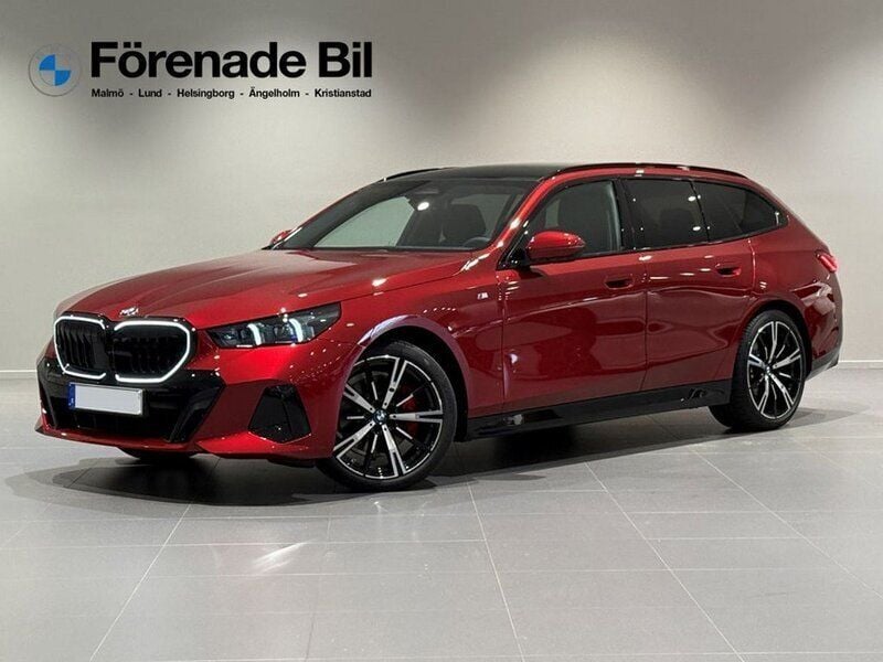 Röd Begagnad 2024 BMW 520 M Sport Kombi | 739 000 kr - Bild 1/4