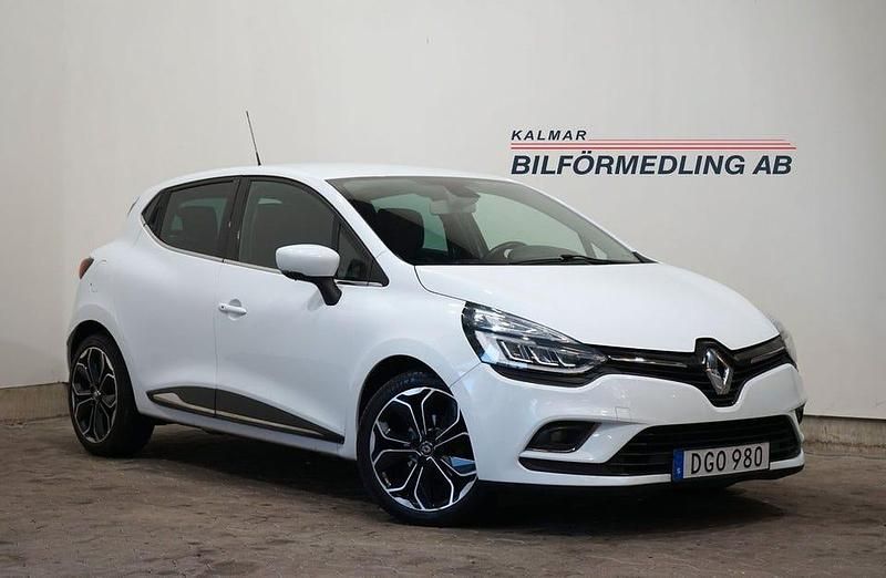 Vit Begagnad 2018 Renault Clio IV Intens Halvkombi | 109 900 kr (Marknadspris) - Bild 1/4