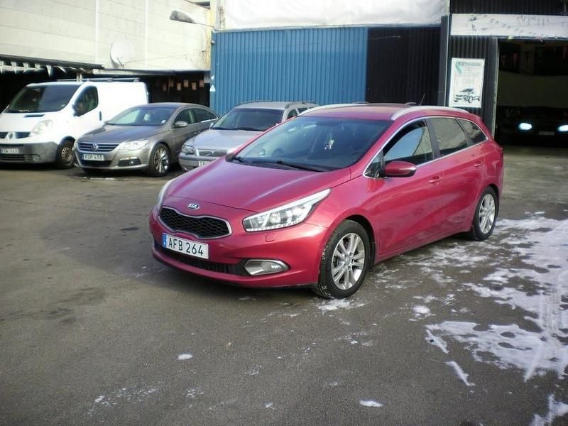 Röd Begagnad 2015 Kia Ceed Sportswagon Comfort Kombi | 59 500 kr (Superpris) - Bild 1/4